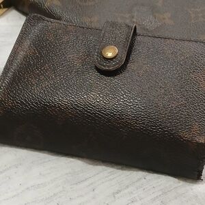 Authentic 1997 Vintage Louis Vuitton Porte Monevier Viennois Kiss Lock SKU#002